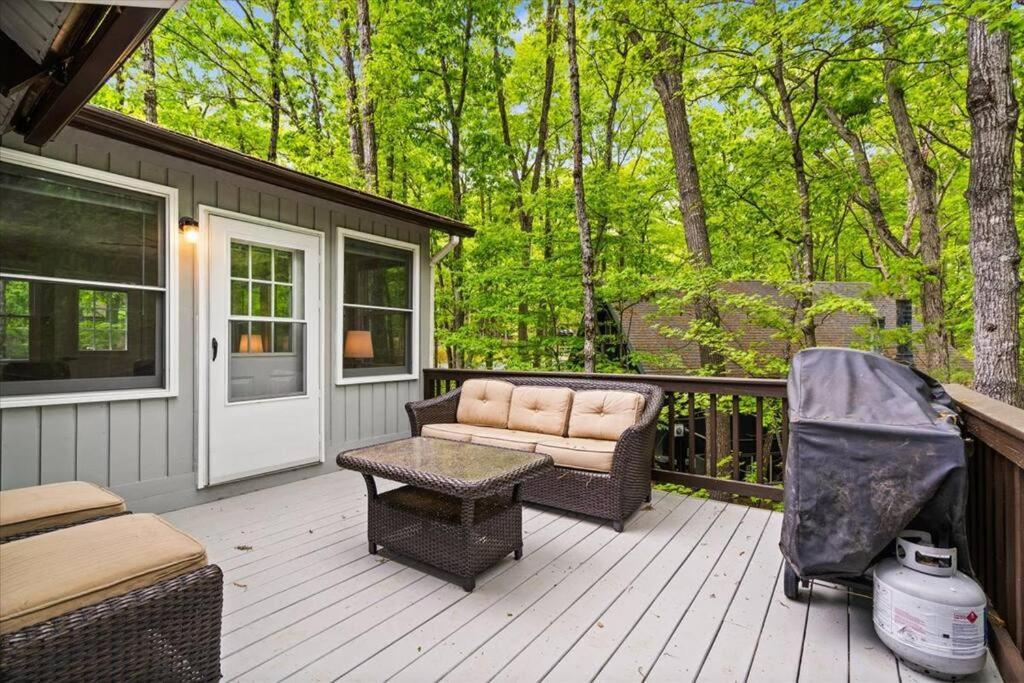 The Gingerbread House: 4 Bedroom Chalet, W/ Sunroom/Deck, Sleeps 12, Modern Amenities McGaheysville Exterior foto