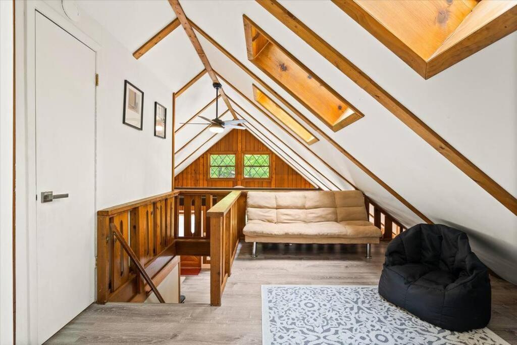 The Gingerbread House: 4 Bedroom Chalet, W/ Sunroom/Deck, Sleeps 12, Modern Amenities McGaheysville Exterior foto