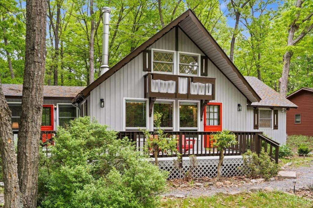The Gingerbread House: 4 Bedroom Chalet, W/ Sunroom/Deck, Sleeps 12, Modern Amenities McGaheysville Exterior foto