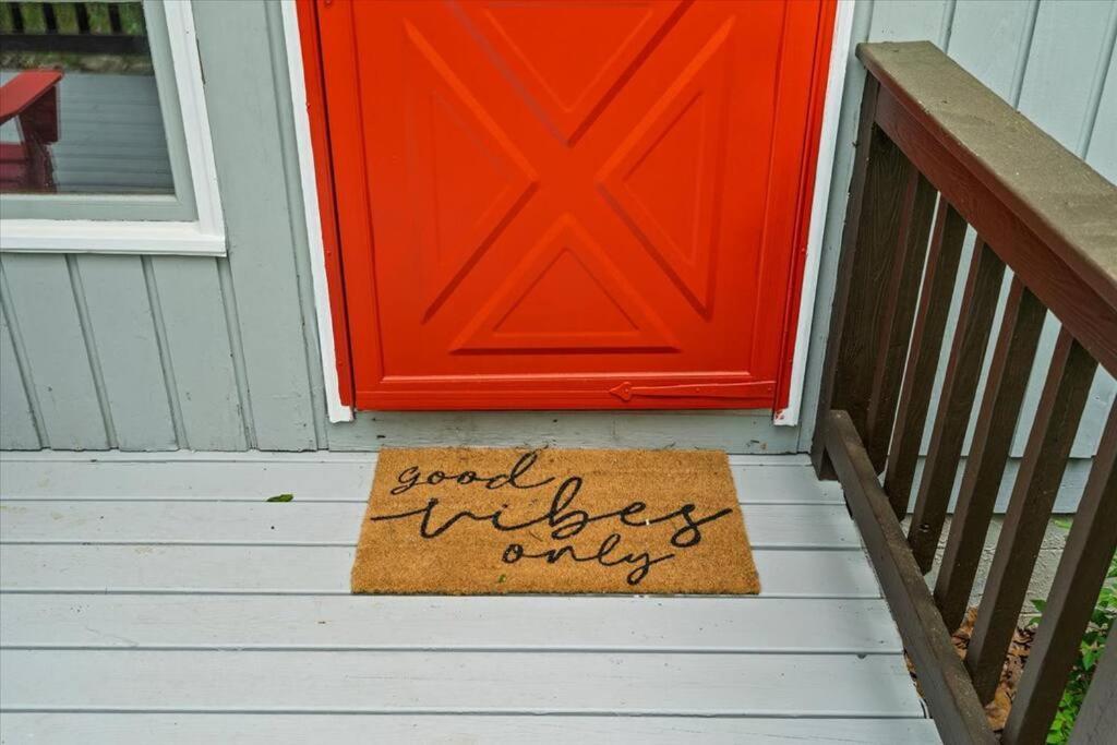 The Gingerbread House: 4 Bedroom Chalet, W/ Sunroom/Deck, Sleeps 12, Modern Amenities McGaheysville Exterior foto